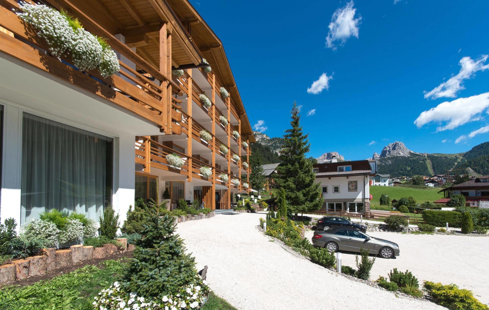 Arthotel Anterleghes - Gardenahotels Selva di Val Gardena Exteriér fotografie