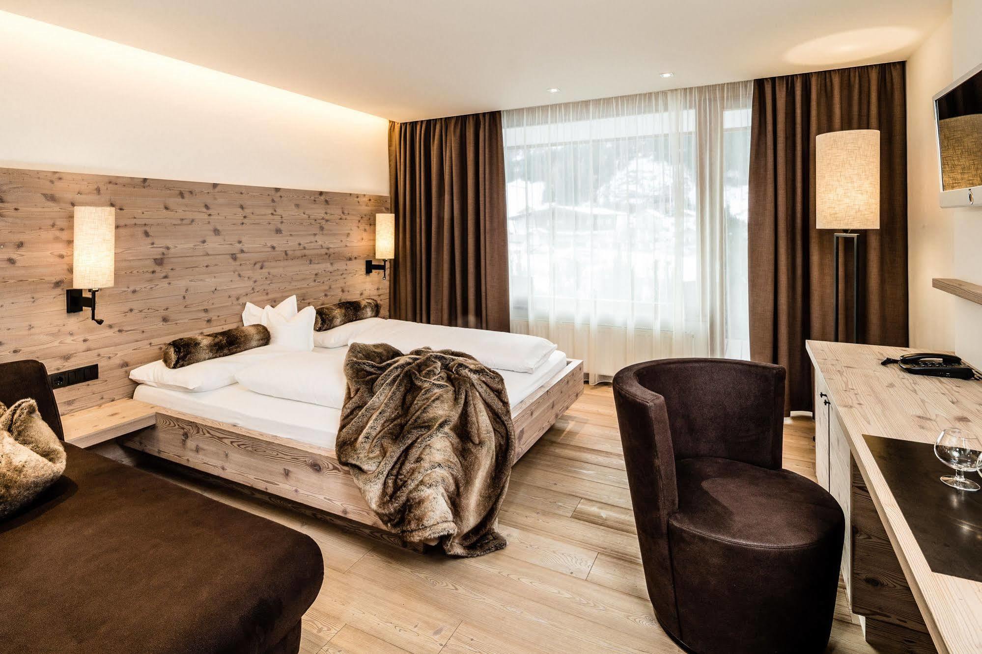 Arthotel Anterleghes - Gardenahotels Selva di Val Gardena Exteriér fotografie