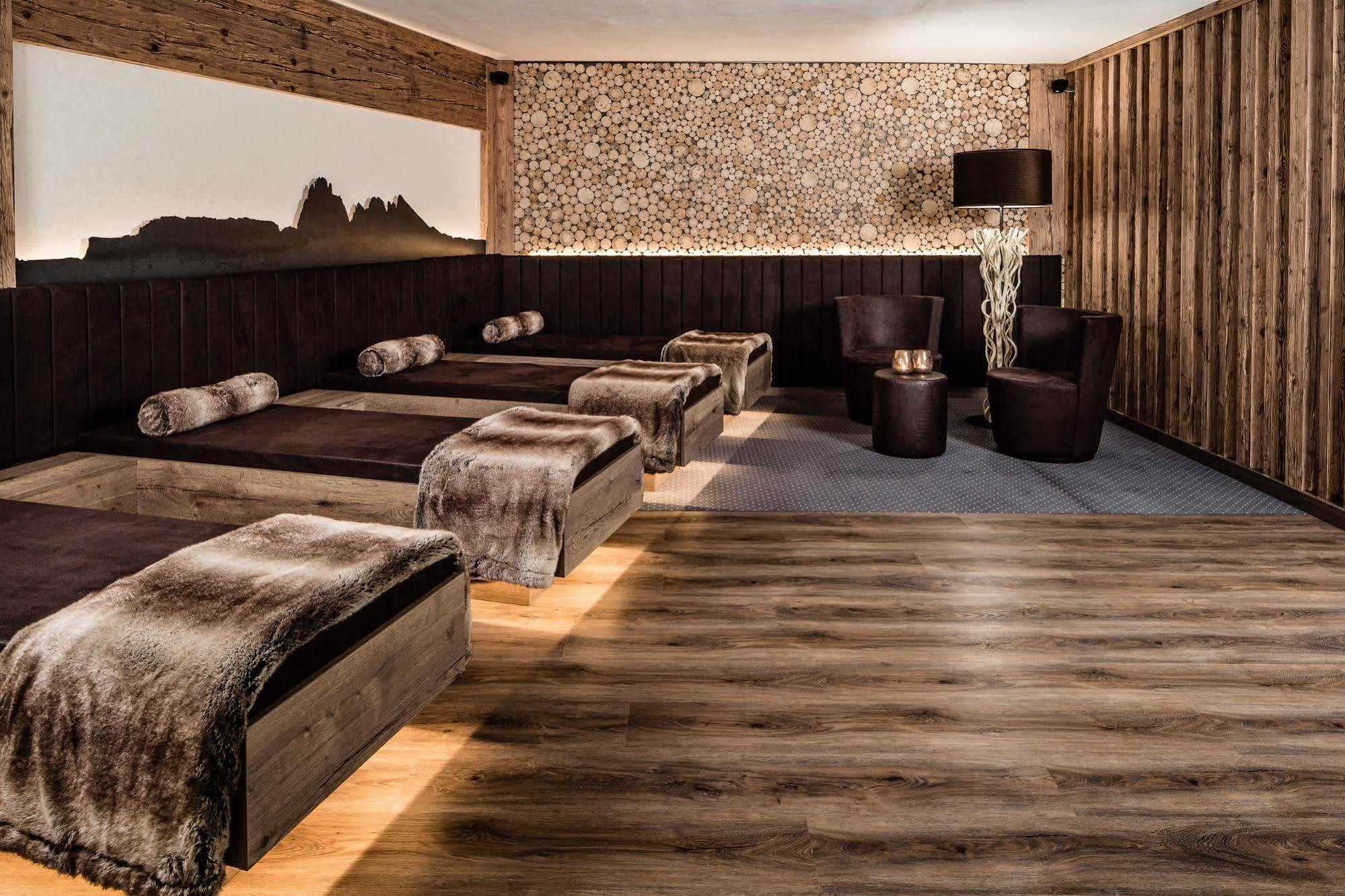 Arthotel Anterleghes - Gardenahotels Selva di Val Gardena Exteriér fotografie